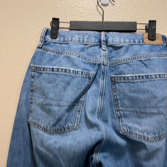 American Eagle Highest Rise 90's Flare Distressed Jeans Denim Medium Wash Sz 6 - Picture 6 of 9